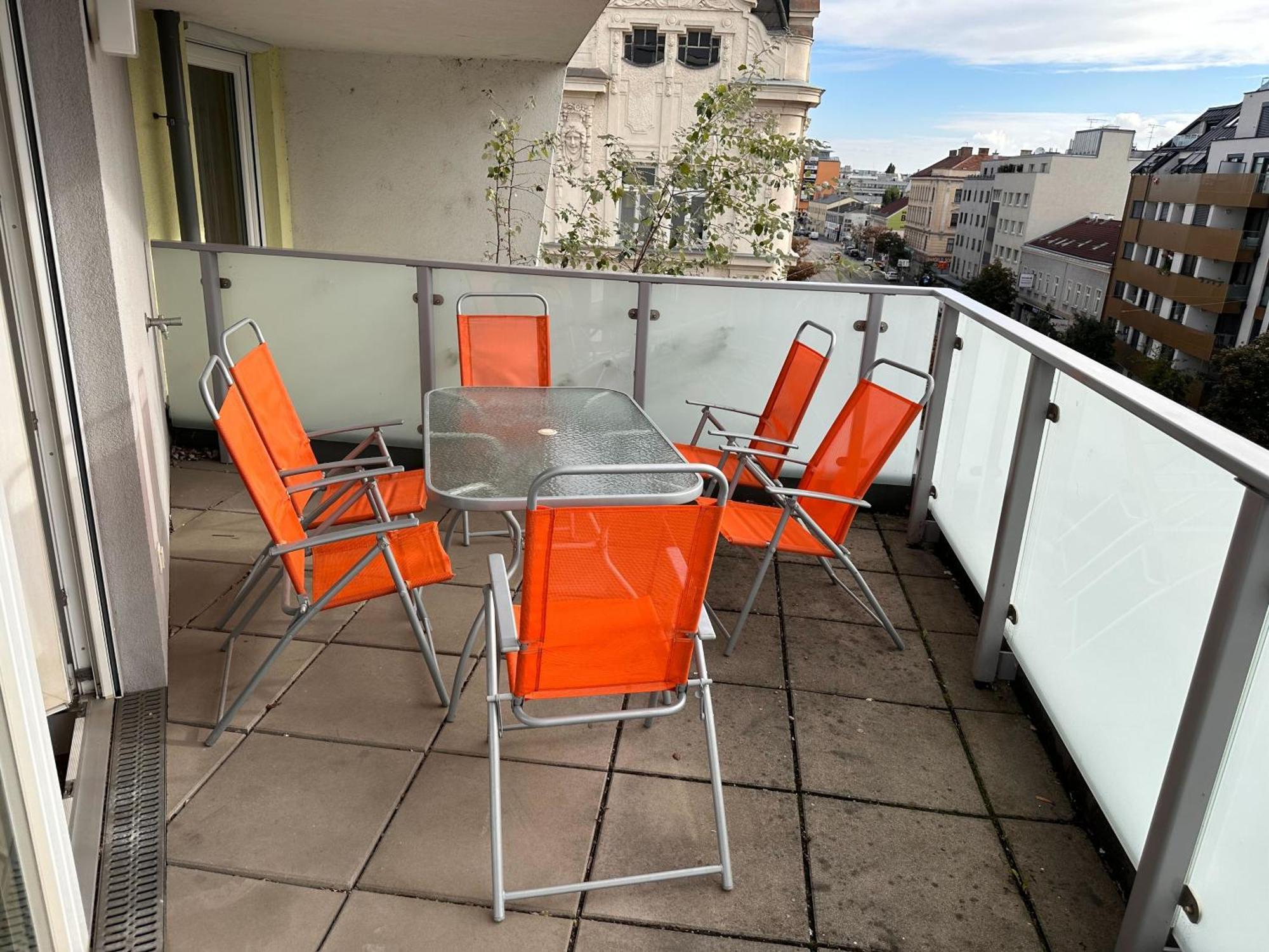 Huge Flat With Terrace & Parking And 3 Bed * Wien